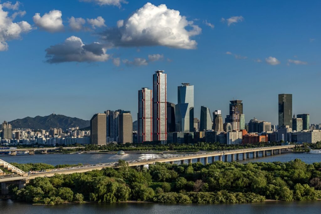 Panoramic view of the Yeouido financial district in Seoul, symbolizing South Korea’s capital market reform and corporate Value-up initiatives.